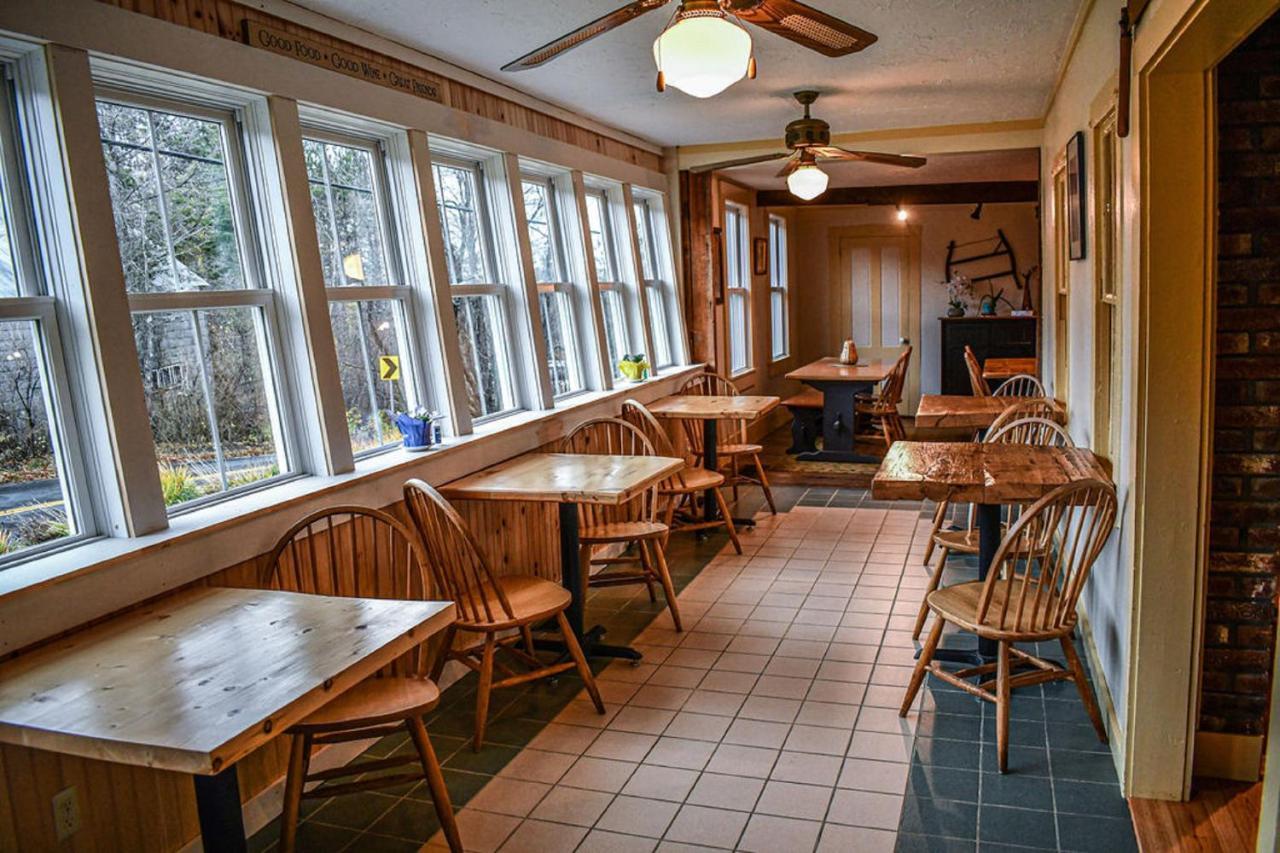 Brook Road Inn Goshen Ngoại thất bức ảnh